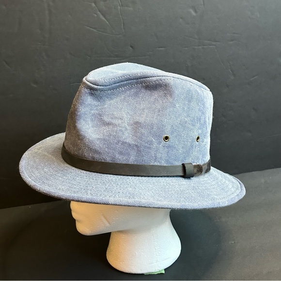 Chapeau De Cowboy Beige Avec La Garniture En Cuir Image stock - Image
